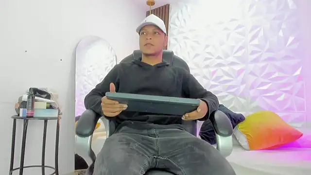 Ricky Owens1 online show from October 9, 2025, 1:00 pm