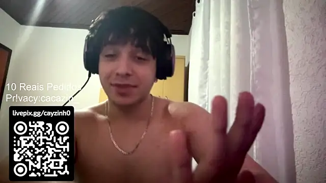 Snapshot of Cayozin_ chatting on November 6, 2025, 10:58 pm Cayozin online show from November 6, 2025, 10:58 pm