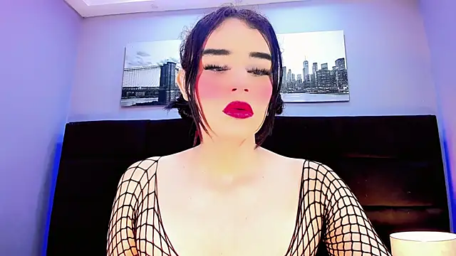 Snapshot of Valeria_Rouss chatting on October 12, 2025, 1:01 pm Valeria Rouss online show from October 12, 2025, 1:01 pm