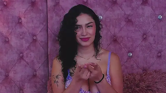 Snapshot of MaddisonBelucci chatting on September 18, 2025, 8:45 pm MaddisonBelucci online show from September 18, 2025, 8:45 pm