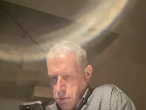 choupipat1 online show from October 3, 2025, 4:25 am