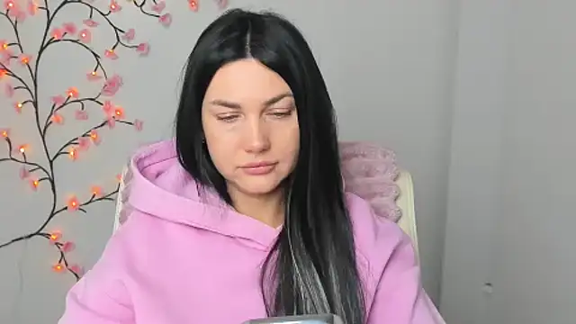 Lune Moon online show from January 13, 2026, 6:28 am