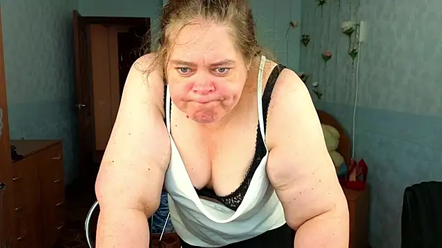 Snapshot of Audrey_Aura chatting on October 2, 2025, 5:00 am Audrey Aura online show from October 2, 2025, 5:00 am