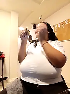 KITY HILL online show from March 24, 2026, 12:43 am