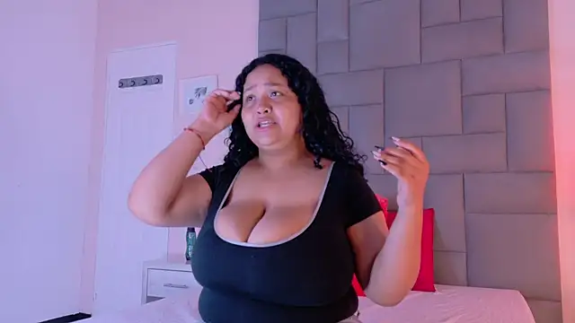 Snapshot of KITY_HILL chatting on September 25, 2025, 4:07 am KITY HILL online show from September 25, 2025, 4:07 am