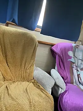 ladyboatlady online show from April 23, 2026, 6:53 pm