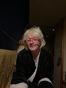 ladyboatlady online show from October 16, 2025, 4:54 am