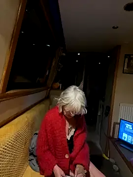 ladyboatlady online show from September 10, 2025, 8:52 pm