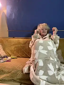 ladyboatlady online show from January 14, 2026, 6:17 am