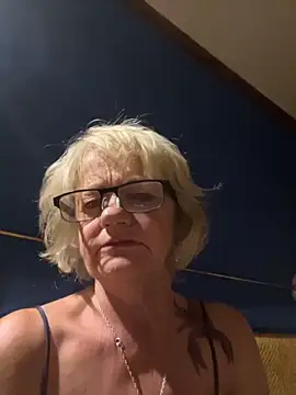 ladyboatlady online show from September 13, 2025, 7:36 pm