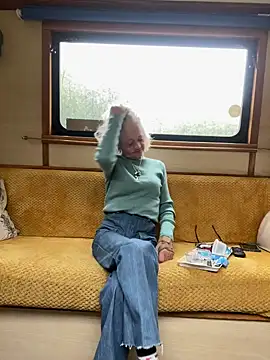 ladyboatlady online show from September 14, 2025, 2:39 pm