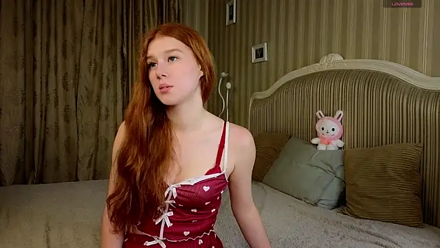 Juuulia  online show from September 27, 2025, 2:45 pm