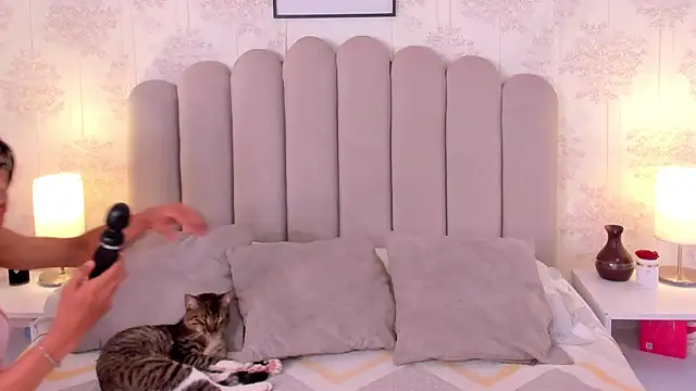 ShaynaHosk online show from February 5, 2026, 6:48 pm