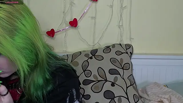 PortiaHedge online show from October 15, 2025, 6:05 pm