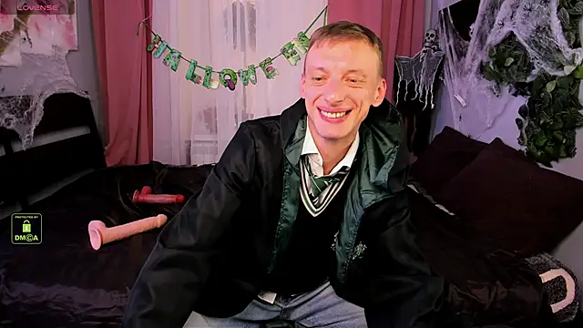 Snapshot of InkedJames chatting on October 21, 2025, 11:20 am InkedJames online show from October 21, 2025, 11:20 am