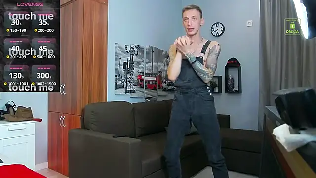 Snapshot of InkedJames chatting on September 25, 2025, 4:40 am InkedJames online show from September 25, 2025, 4:40 am