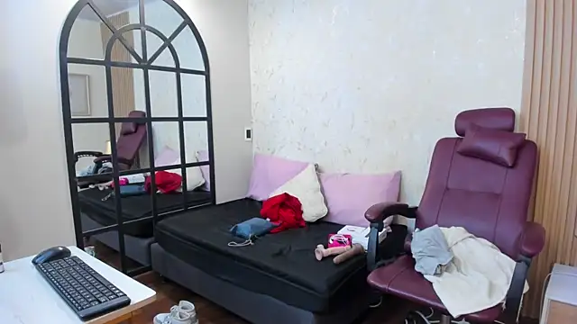 Snapshot of bellarivera_ chatting on October 6, 2025, 7:14 pm bellarivera online show from October 6, 2025, 7:14 pm