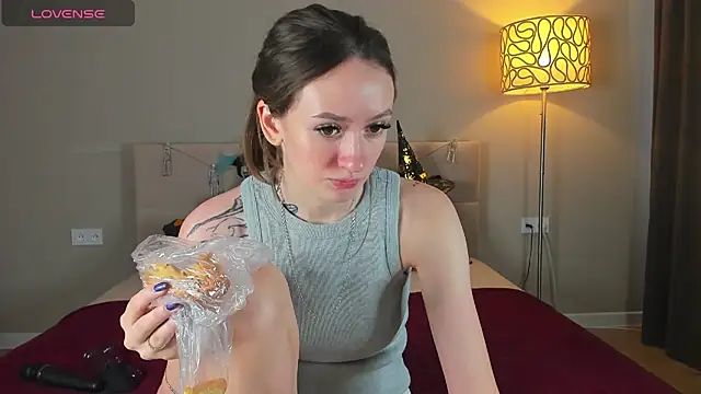 Snapshot of cutienaughtygirl chatting on October 22, 2025, 10:04 am cutienaughtygirl online show from October 22, 2025, 10:04 am