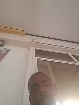 Snapshot of Bob_black chatting on November 3, 2025, 1:26 pm Bob black online show from November 3, 2025, 1:26 pm