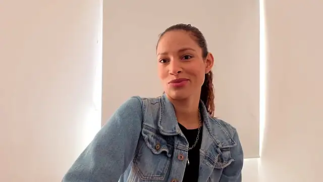 SofiaDelicia online show from December 21, 2025, 3:36 pm