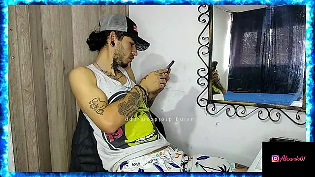 Snapshot of Tattoboy19cm chatting on June 19, 2026, 7:30 pm Tattoboy19cm online show from June 19, 2026, 7:30 pm