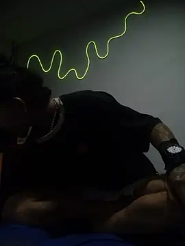 Tattoboy19cm online show from January 7, 2026, 5:01 am