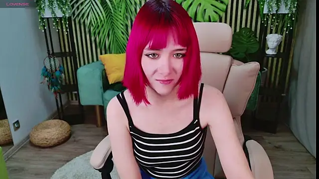 Snapshot of Ketrin_Jones chatting on October 20, 2025, 5:09 am Ketrin Jones online show from October 20, 2025, 5:09 am