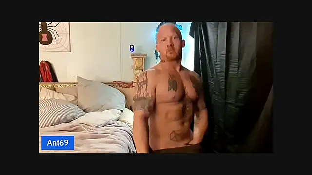 AntMeich6969 online show from October 26, 2025, 6:58 am