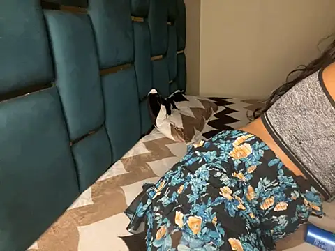 Snapshot of Apurva_Sharma chatting on October 22, 2025, 6:51 pm Apurva Sharma online show from October 22, 2025, 6:51 pm