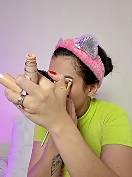 Snapshot of AmaiaSalvatore chatting on October 3, 2025, 8:21 pm AmaiaSalvatore online show from October 3, 2025, 8:21 pm