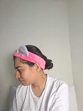 Snapshot of AmaiaSalvatore chatting on September 18, 2025, 10:24 pm AmaiaSalvatore online show from September 18, 2025, 10:24 pm