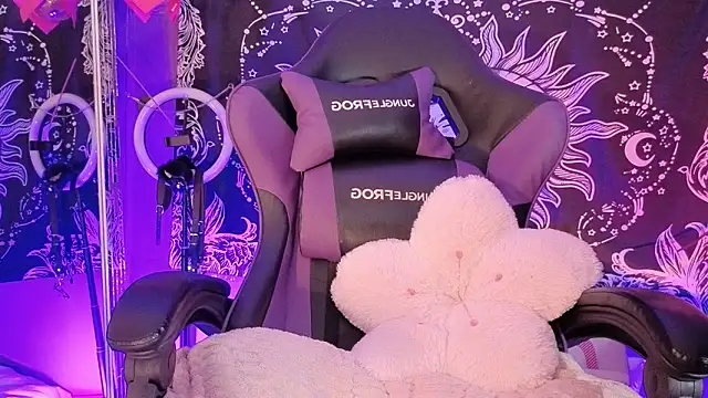 Snapshot of Gaia_Gatex chatting on February 17, 2026, 12:46 pm Gaia Gatex online show from February 17, 2026, 12:46 pm