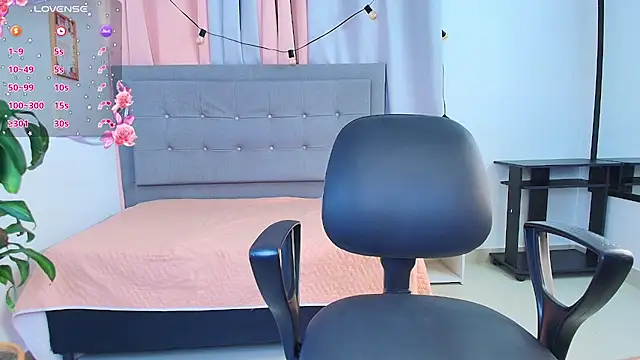 saray reese online show from October 12, 2025, 12:28 pm