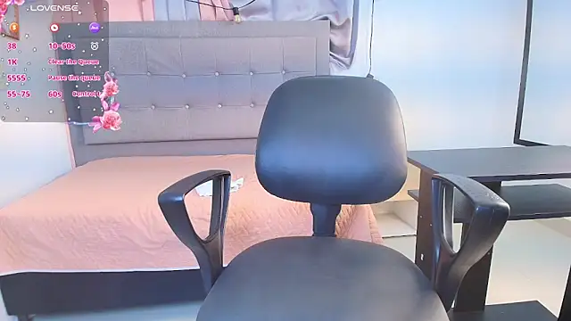 saray reese online show from October 13, 2025, 12:51 pm