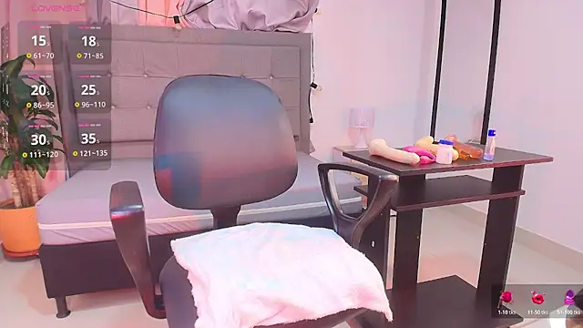 saray reese online show from October 30, 2025, 2:04 pm