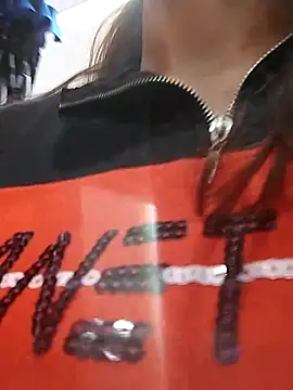 Snapshot of dyjaA chatting on November 4, 2025, 6:11 pm dyjaA online show from November 4, 2025, 6:11 pm