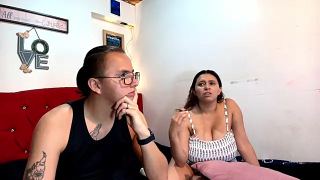 Husbands Horny online show from September 19, 2025, 12:31 pm