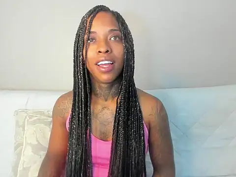 Snapshot of Pauline_Fox chatting on September 18, 2025, 1:41 am Pauline Fox online show from September 18, 2025, 1:41 am