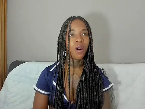 Snapshot of Pauline_Fox chatting on September 29, 2025, 10:33 am Pauline Fox online show from September 29, 2025, 10:33 am