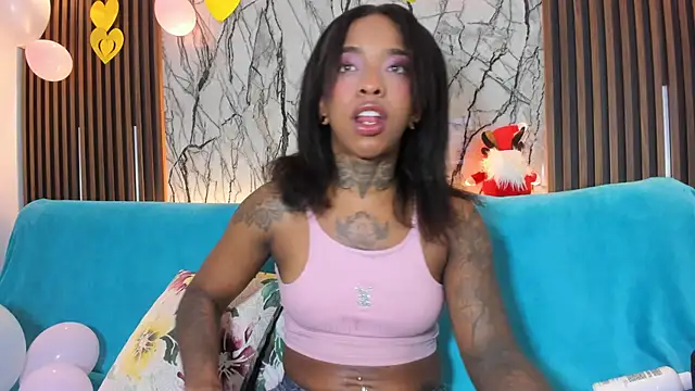 Pauline Fox online show from November 28, 2025, 1:50 am