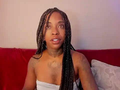 Snapshot of Pauline_Fox chatting on September 20, 2025, 2:11 pm Pauline Fox online show from September 20, 2025, 2:11 pm