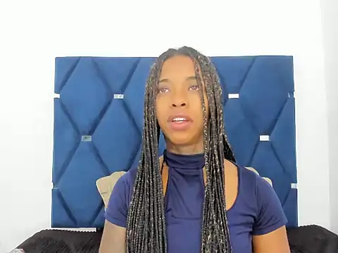 Snapshot of Pauline_Fox chatting on October 17, 2025, 2:15 am Pauline Fox online show from October 17, 2025, 2:15 am