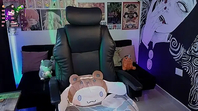 Yuhwan  online show from November 13, 2025, 6:56 pm