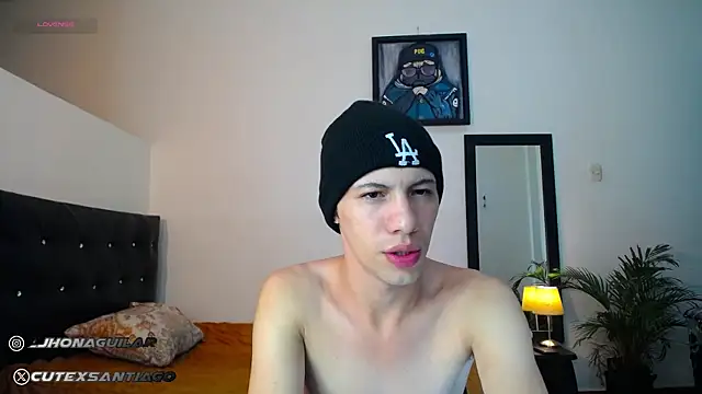 Snapshot of santiago_cutex chatting on September 19, 2025, 4:27 am santiago cutex online show from September 19, 2025, 4:27 am