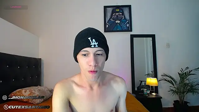 Snapshot of santiago_cutex chatting on September 28, 2025, 9:27 am santiago cutex online show from September 28, 2025, 9:27 am