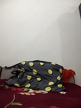 Snapshot of Miss-0012 chatting on October 15, 2025, 3:42 pm Miss-0012 online show from October 15, 2025, 3:42 pm