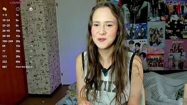 LucyRose3 online show from September 28, 2025, 7:48 am