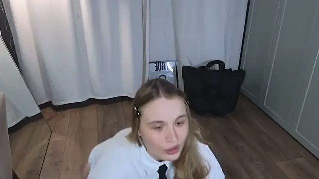 lisa schiele online show from March 5, 2026, 8:38 pm