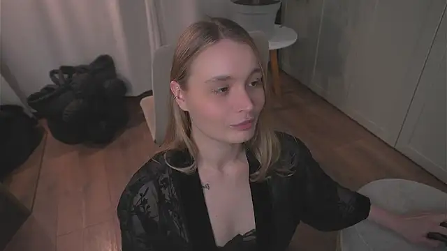 lisa schiele online show from February 8, 2026, 8:17 pm