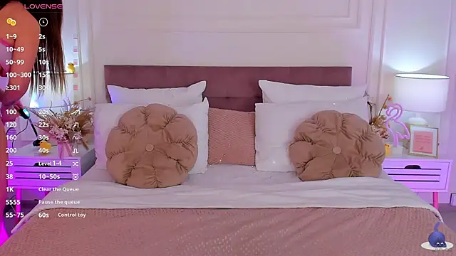 ElzaJons online show from April 14, 2026, 12:10 pm